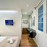 Urbanflat 207 - Beautiful In The Center Of Paris