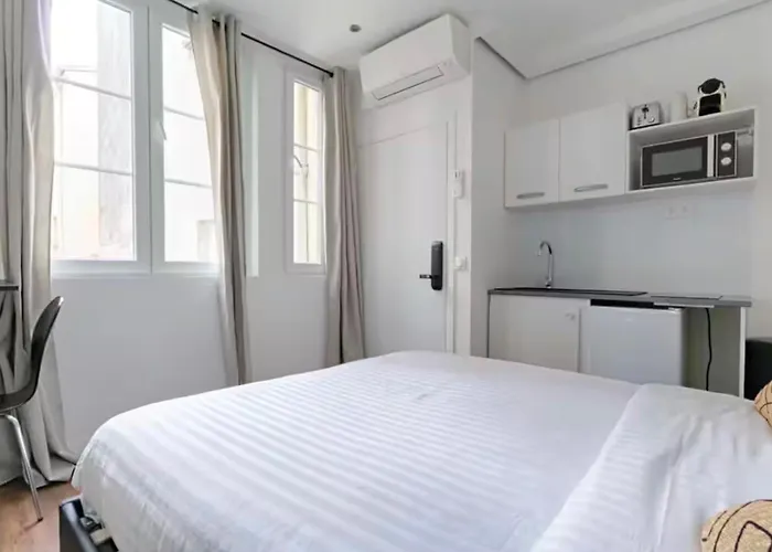 Urbanflat 207 - Beautiful In The Center Of *