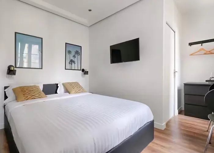 Urbanflat 207 - Beautiful In The Center Of *